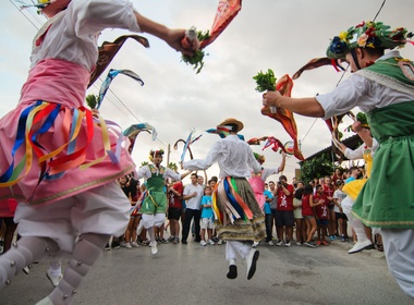 Gaizka Taro inaugura una exposició sobre les similituds de les festes de Montuïri i el poble Yoshii, que viatjarà fins al Japó a l'octubre